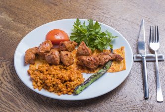 Kebaplar Et Şiş  Kebap 200g    220-280 kcal Alerjen içermez