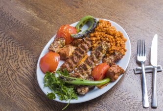 Kebaplar Tavuksuz Karışık Kebap 300g 700-950 kcal Antep fıstığı 