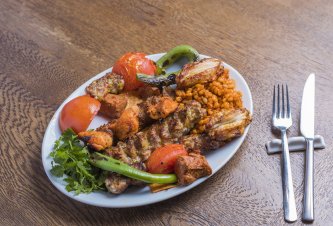 Kebaplar Tavuklu Karışık Kebap  300g 700-950 kcal Alerjen içermez 