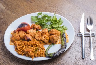 TAVUK ÜRÜNLERİ Tavuk Şiş GÖGÜSTEN 250g160-200 Alergen içermez