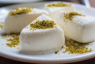 TATLILAR DONDURMA     200-300 kcal Süt ürünleri