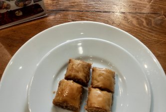 TATLILAR Fındıklı Trabzon baklavası    350-500 kcal 